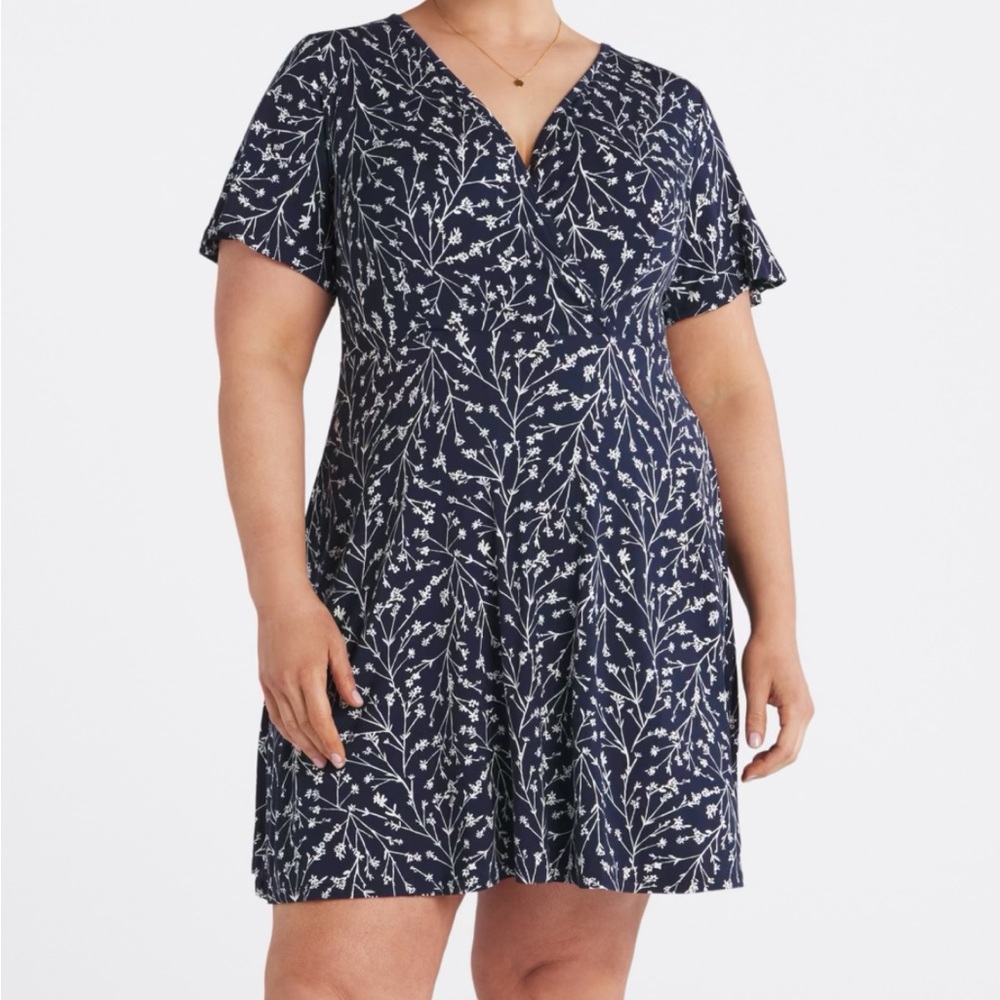 41 Hawthorn Navy and White Floral Mini Dress